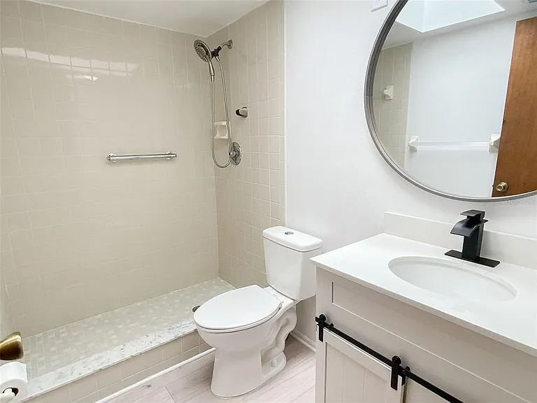 2242 Pinewood Villas Dr — Photo 20