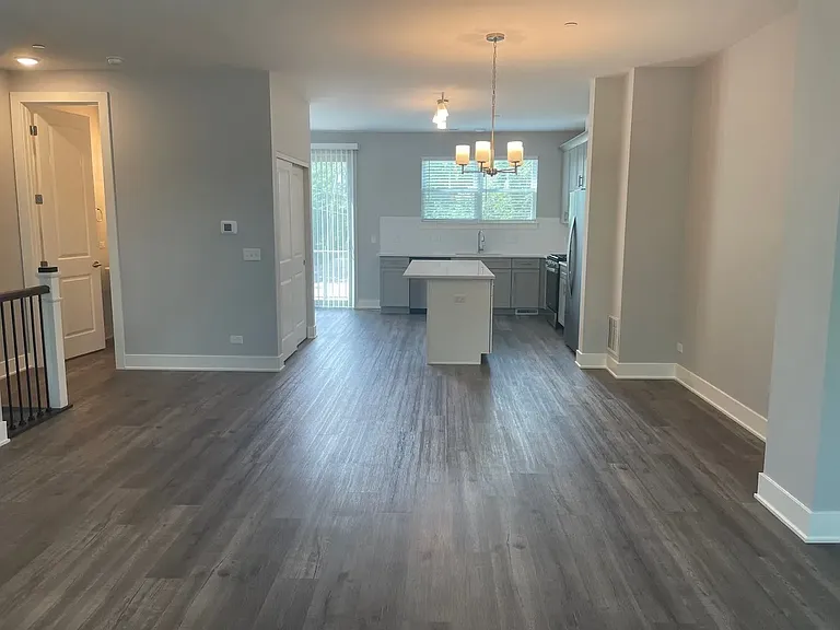 603 Broadway St — Photo 10
