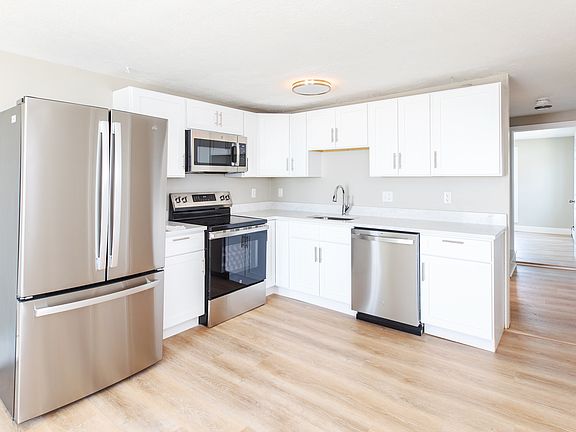 Completed update kitchen with brand new appliances.