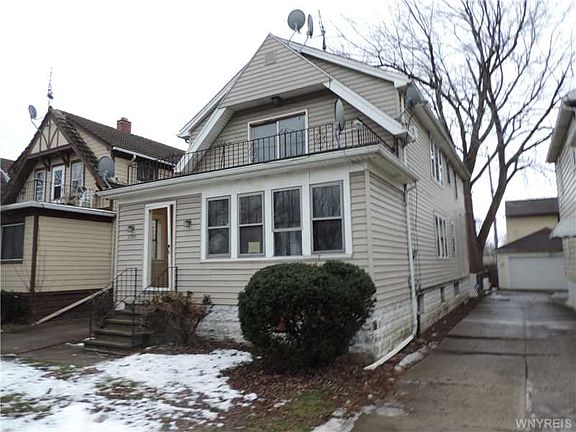 2nd image of 2555 Genesee St