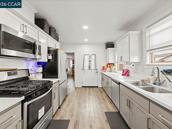 4th image of 9903 Olive St