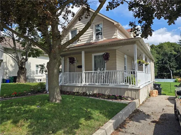 841 Duke St, Cambridge, ON N3H 3T8