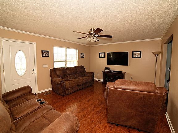 2nd image of 309 Sierra Dr