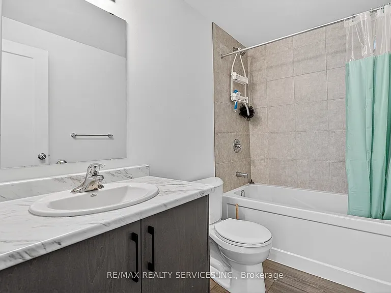 95 Queensbrook Cres — Photo 44