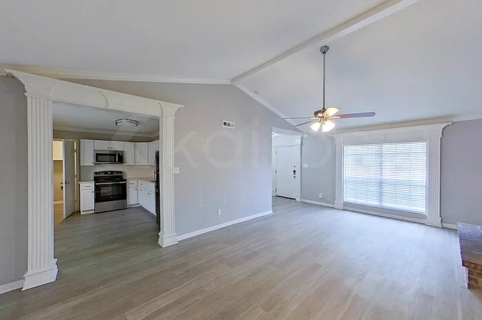 3 bed, 2.0 bath, 1350 sqft, $2,125 — Photo 4