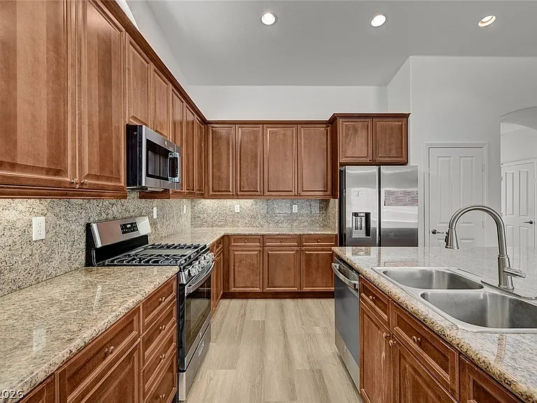 9226 Horseshoe Basin Ave #0 — Photo 4