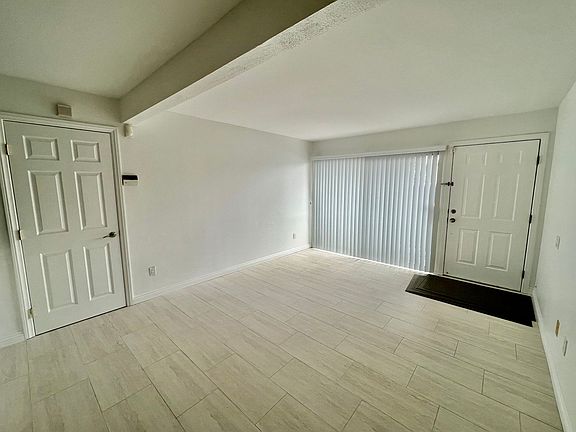 2nd image of 3454 Castle Glen Dr Unit 132