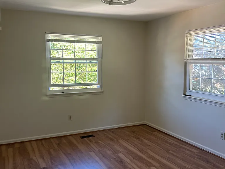 937 Poquoson Cir — Photo 5