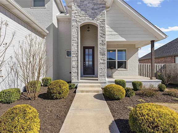 2nd image of 664 Malbec Rd