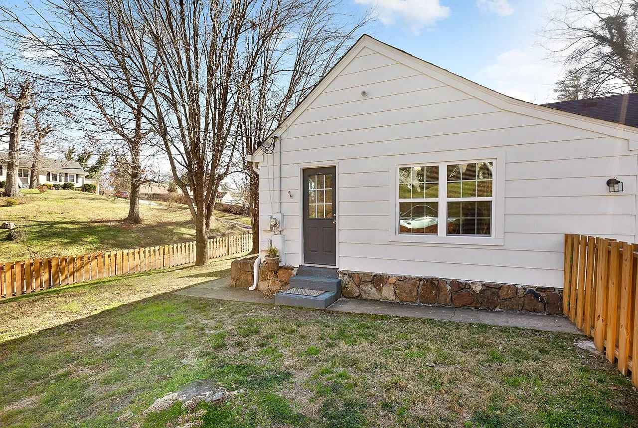 3 bed, 1757 sqft, $2,100 — Photo 3