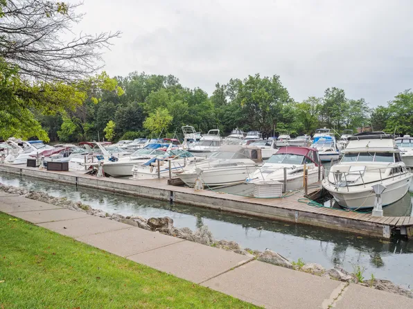 Grayhaven Marina Village - Apartments & Townhomes