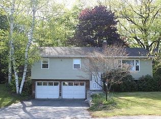 27 Meadow Dr, Springfield, VT 05156