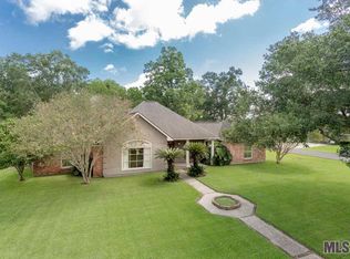 2608 Riverside Dr, Port Allen, LA 70767