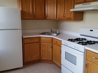 22 High St APT 2R, Montclair, NJ 07042