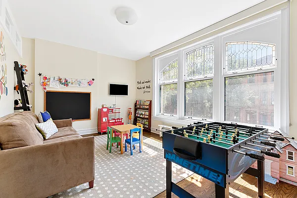 Sold by Compass | media 16