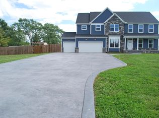 1045 Damon Dr, Washington Court House, OH 43160