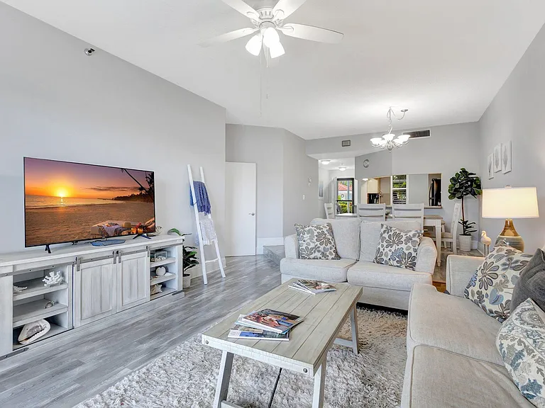 200 Waterway Rd #109 — Photo 4