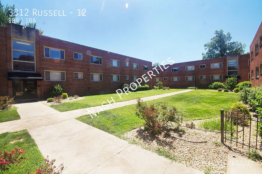 $880 - 1 Bed / 1 Bath apartment in Compton Heights with gated parking — Photo 2