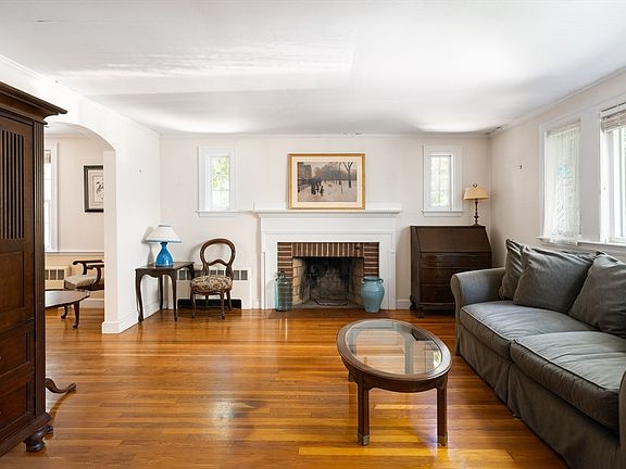 2nd image of 45 Cragmore Rd