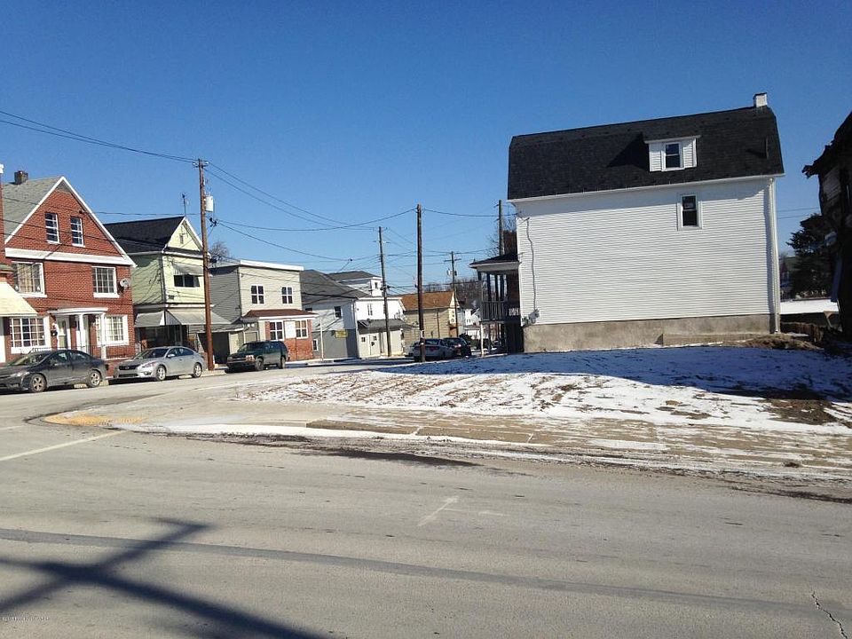2nd image of 67 W Green St