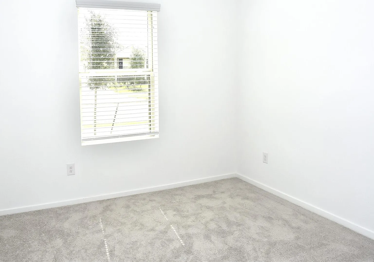 3 bed, 2.0 bath, 1880 sqft, $2,175 — Photo 3
