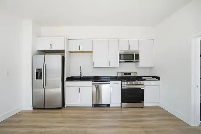 2210 Eureka Ter — Photo 13
