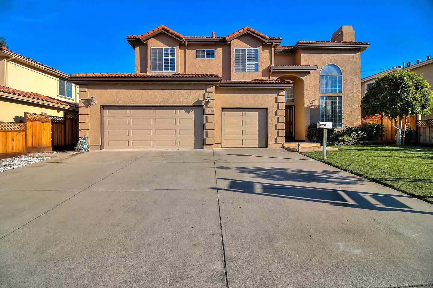 10770 Johnson Ave photo 1