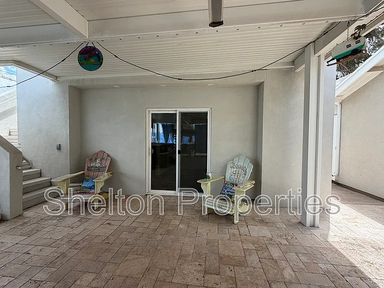 2514 E Fairmount Ave — Photo 32