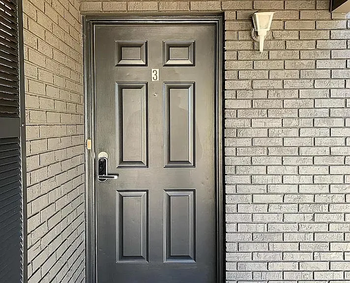 19 W Grady St #3 — Photo 3