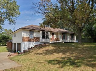 18474 Sunset Ln, Linwood, KS 66052
