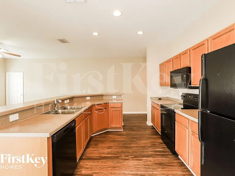 734 Star Pointe Dr — Photo 7