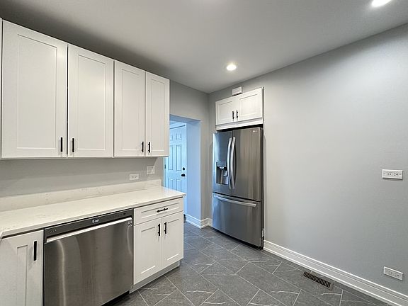 5th image of 5510 N Luna Ave #2R