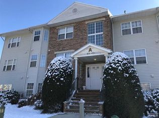 32 Mountain View Ct, Riverdale, NJ 07457