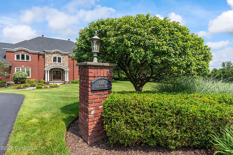 4th image of 1 Stoneridge Drive