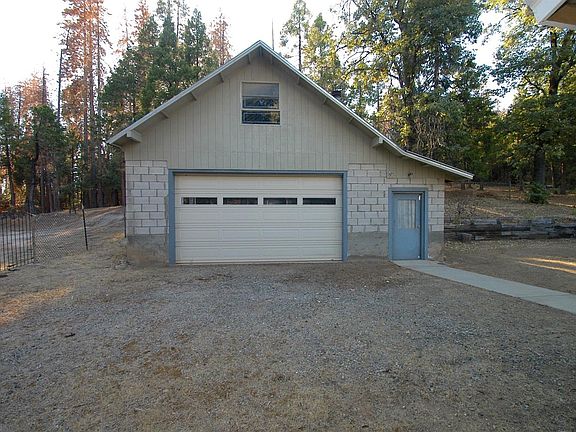 5th image of 42379 Pinecone Ln
