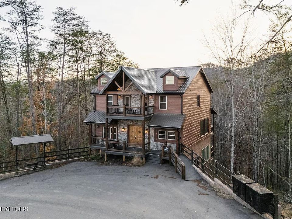 1st image of 2110 Elk Pass Ln