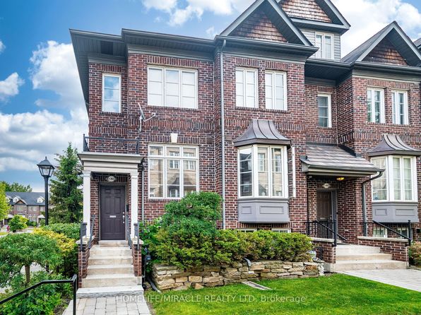 265 Van Dusen Blvd #1, Toronto, ON M8Z 3J2