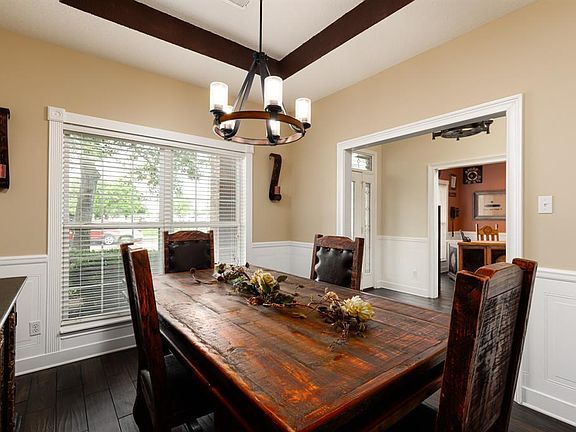 Another view of the dinning room