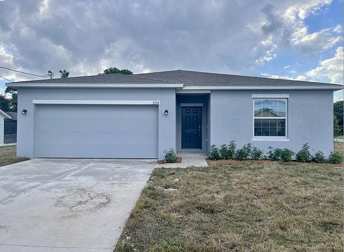 Exterior Home/Driveway