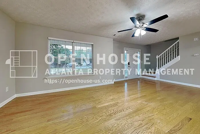 4 bed, 2.5 bath, 2258 sqft, $2,500 — Photo 3