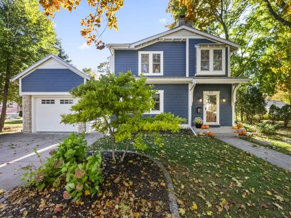 621 West Labelle AVENUE, Oconomowoc, WI 53066