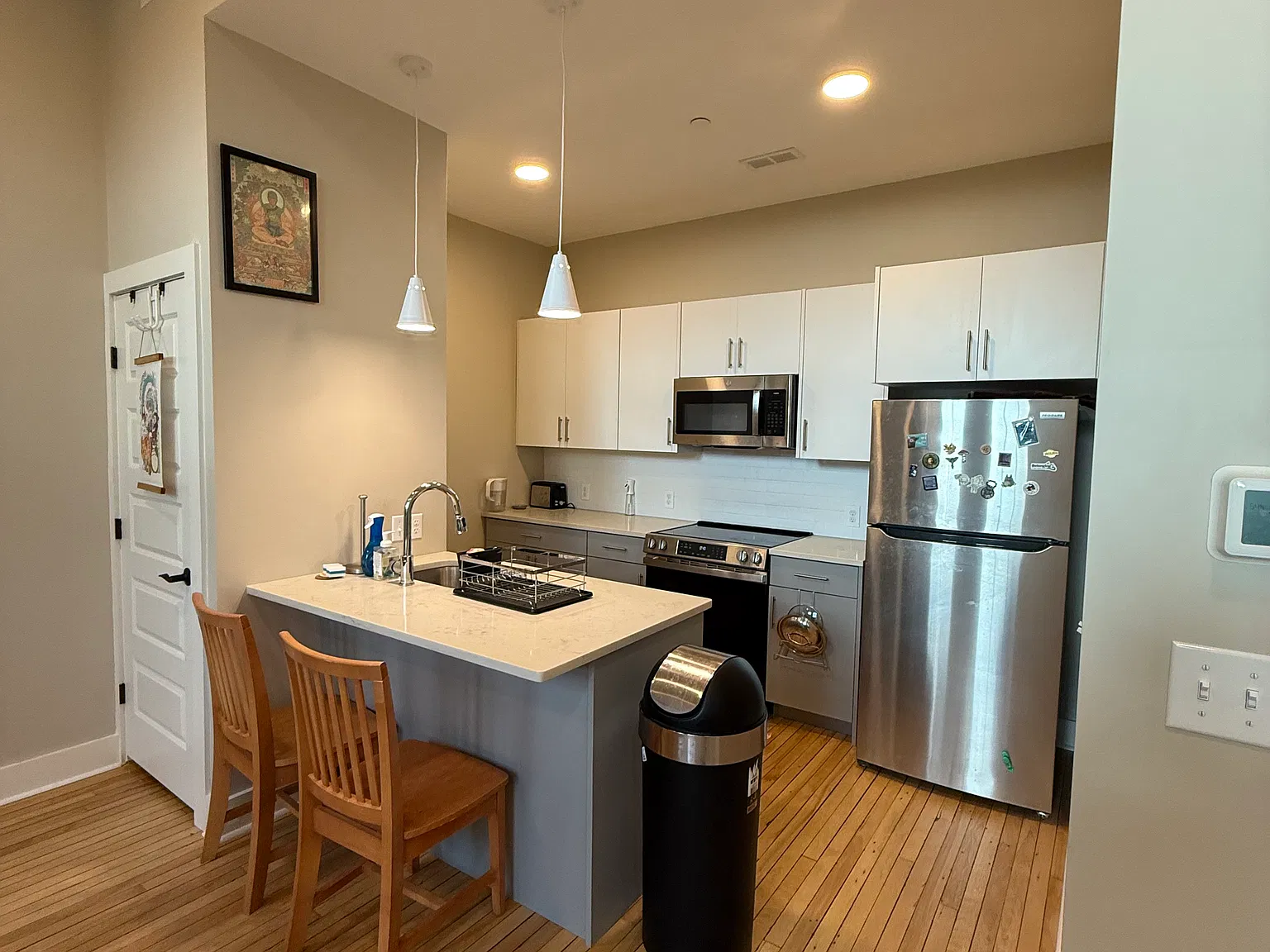 2 bed, 730 sqft, $2,800 — Photo 1