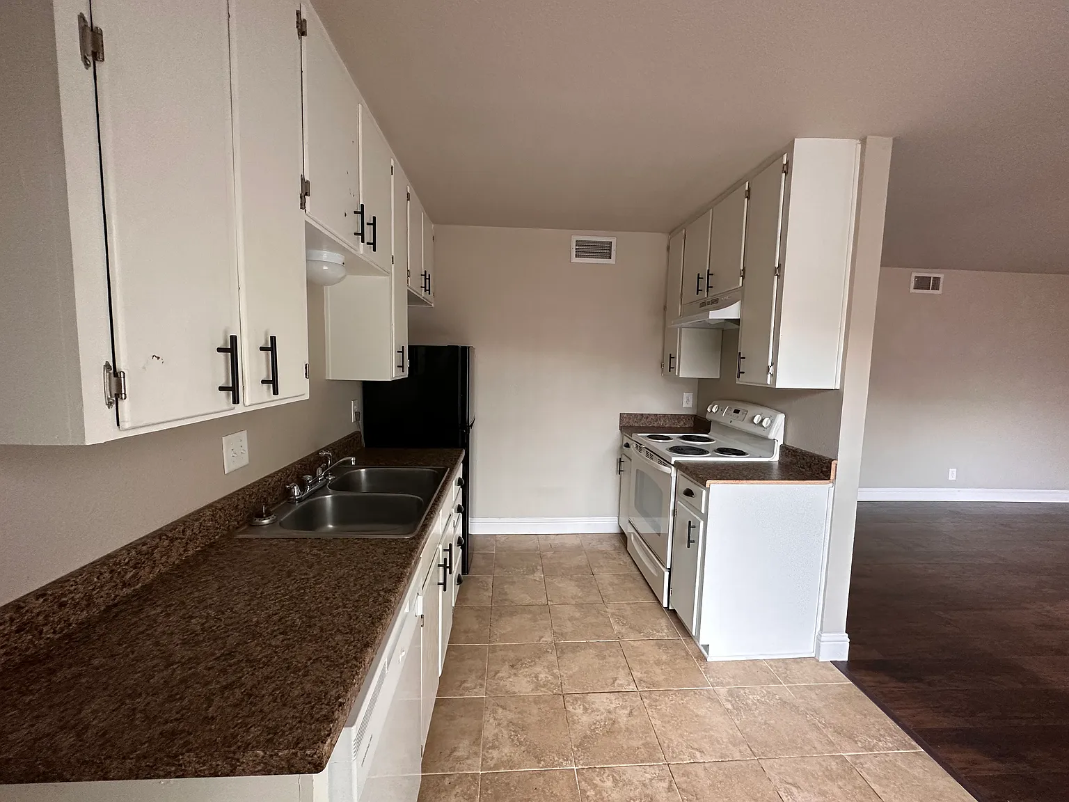 1415 Margie — Photo 4