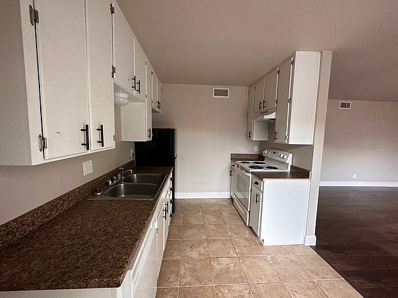 4th image of 1415 Margie St APT 2