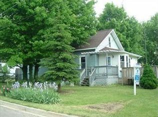 1400 5th St, Three Rivers, MI 49093