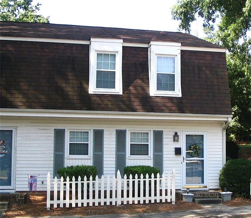1st image of 3215 Regents Park Ln Unit E