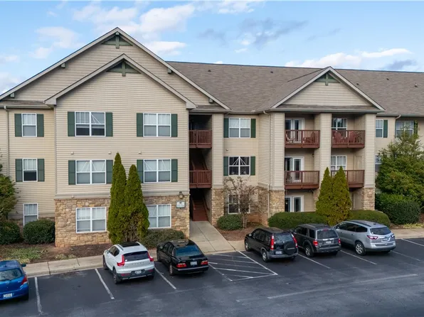 701 Harts Cove Way, Seneca, SC 29678