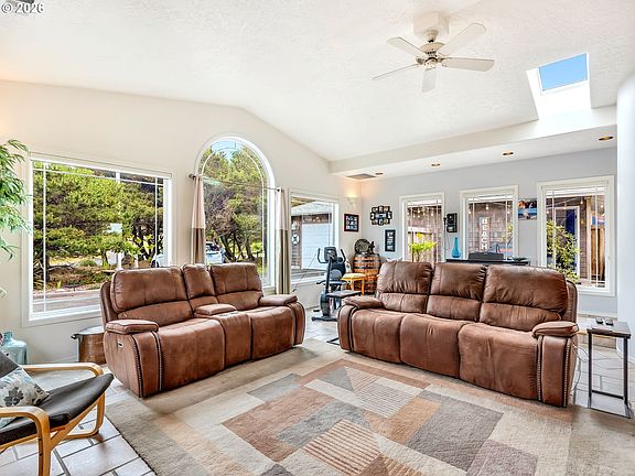 5th image of 89742 Ocean Dr