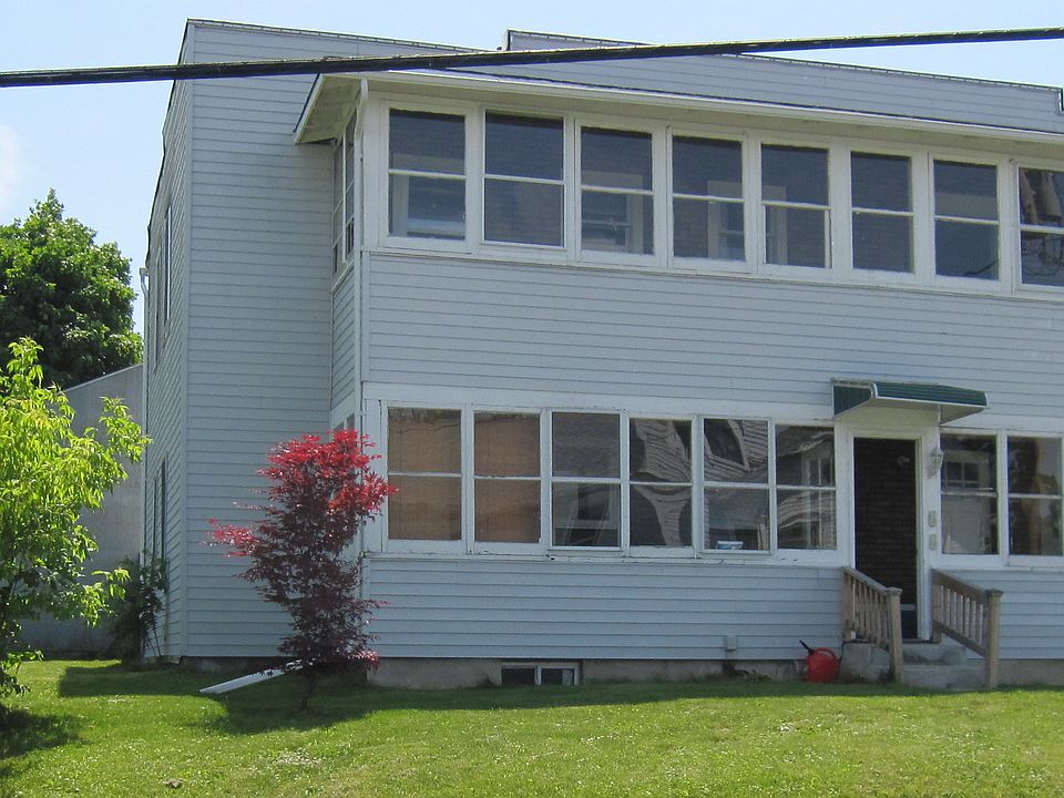 Front view of house.