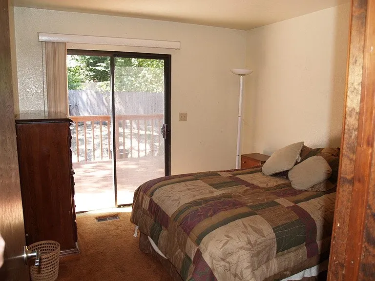220 E Terrace Dr — Photo 6
